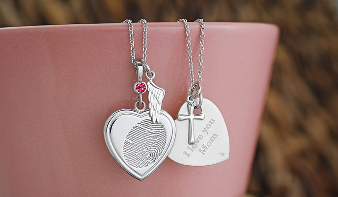 15 Quotes About Mom to Engrave on Memorial Jewelry & Keepsakes