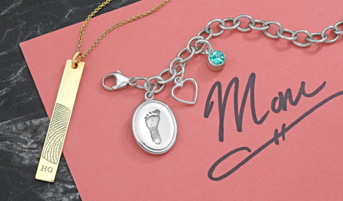 Custom Gifts that Connect Mom and Family