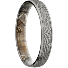 Titanium + Satin Finish + RealTree AP